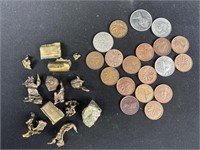 Foreign coins, mainly Canadian pennies with some