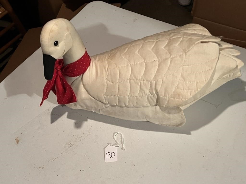 Quilted Goose (needs cleaned)