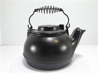 WAGNERWARE 7" DIAMETER CAST IRON TEA KETTLE