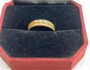 10k gold ring with Diamond size 6
