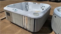 Jucuzzi Hot Tub w/ Cover