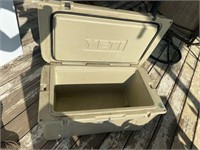 65 QT YETI COOLER