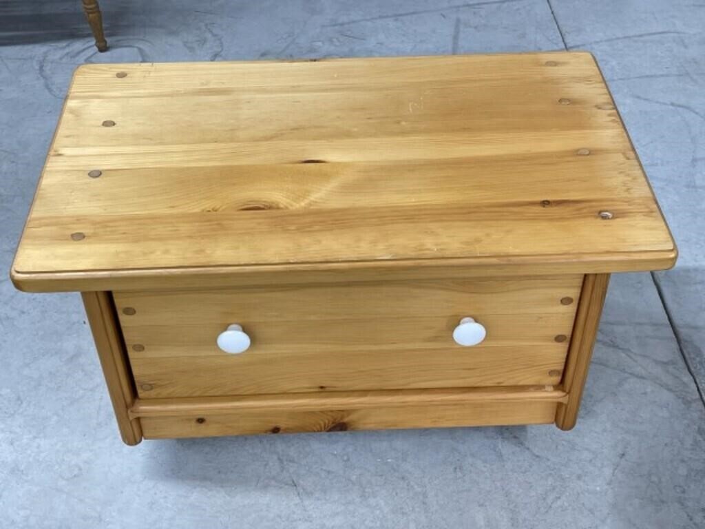 Solid Pine Tv Stand With Drawer On Wheels,