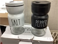Small salt & pepper shakers