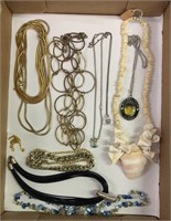 Assortment of Vintage Jewelry #10