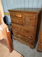 BASSETT WOOD 5 DRAWER 1 DOOR CHEST- SHOWS