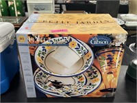 New In Box Set Gibson Dishes, 40 Pieces