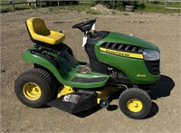 JD Riding Lawn Mower D100 - 105 Hours