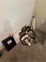 LOT OF PICTURE FRAMES / PRINT