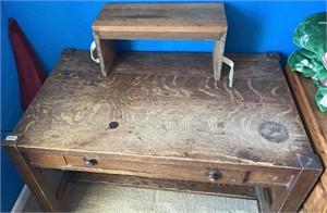 Antique Oak Desk, 42"w 26"d 28"t