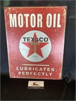 Metal Texaco Motor Oil