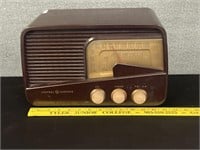 Vintage GE Brown Bakelite Tube Radio AM FM