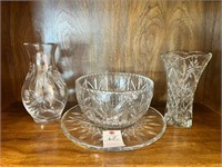 4 pieces of Glassware