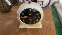 Vintage -8 day automatic - windup - alarm clock