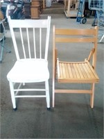 Vintage Style Wooden Chair with Folding Wooden