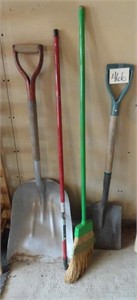 Shovels / Broom Lot