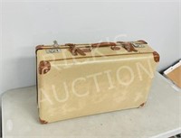 Vintage Suitcase - approx 26" L x 15" w