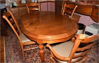 Ashley Furniture Co. Country style Pine dining