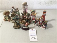 Assorted figurines - 10