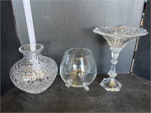 3 glass vases
