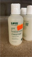 Love Wellness pH balancing cleanser, 19 Bottle