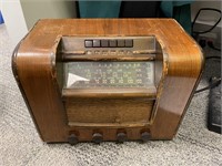 Antique Vintage GE Tube Radio