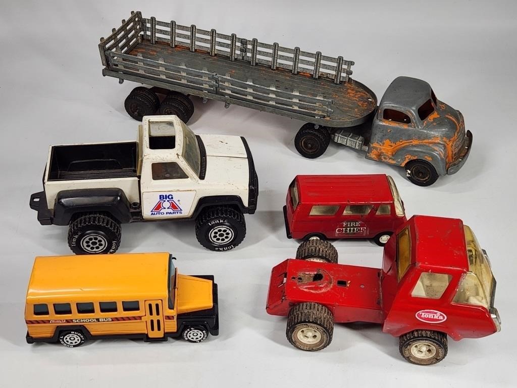 VARIETY AUCTION - TOYS, ANTIQUES, COLLECTIBLES