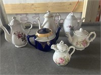 6 tea pots