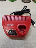 *NEW* Milwaukee M12 Battery Charger