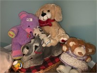 Basket ~ Stuffed Bears & Bookends