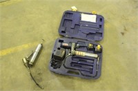 Lincoln Cordless Grease Gun Kit Works per Seller,