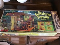 Mattel The Sunshine Family Home