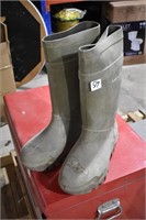 Pair of Size 13 Steel Toe Rubber Boots, Loc: *LYN