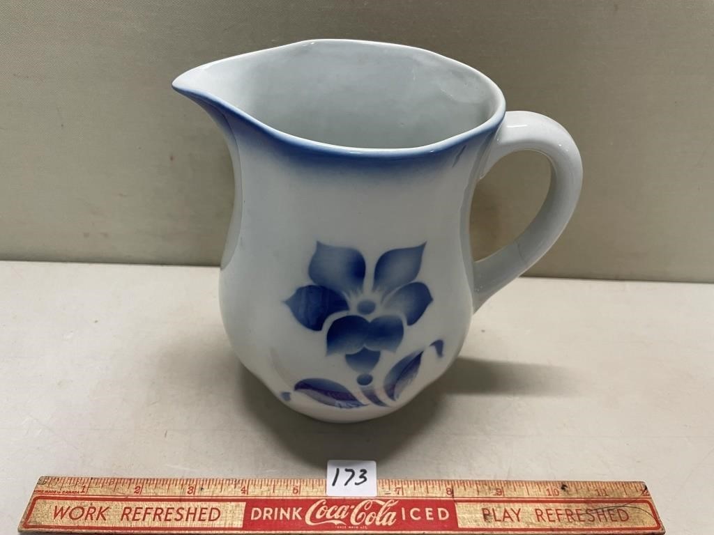 UNIQUE FINLAND PORCELAIN PITCHER