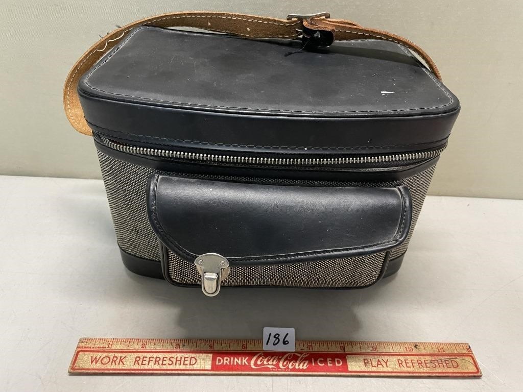 VINTAGE CAMERA BAG