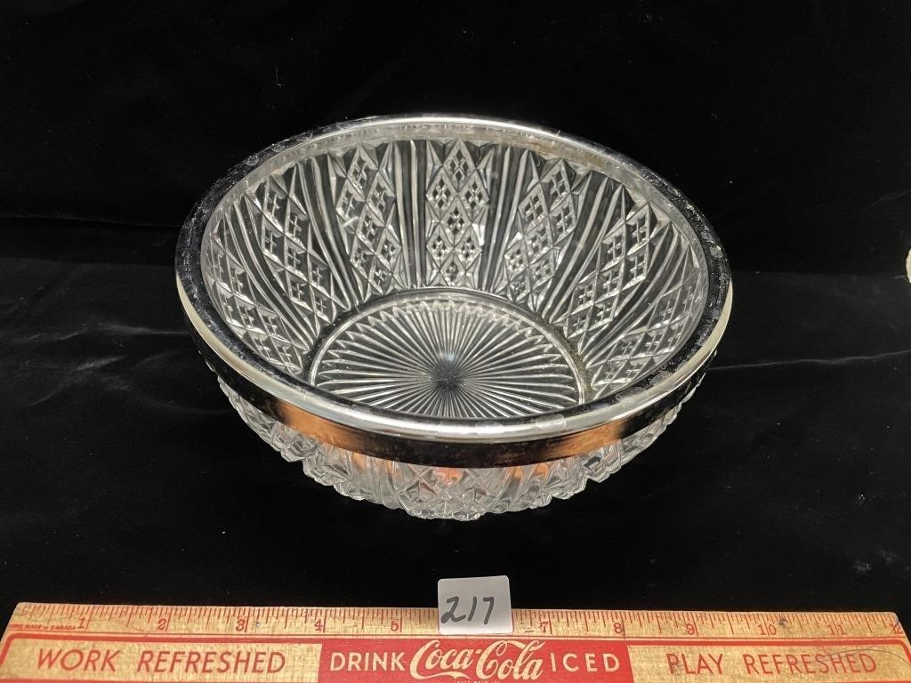 PRETTY PRESS GLASS BOWL WITH SILVER RIM