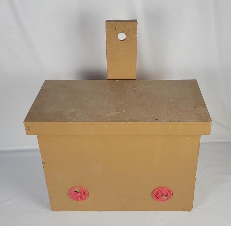 Beekeeper Bee Hive Box