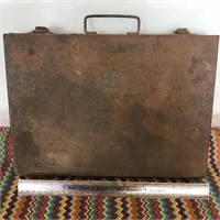 Cool Old Metal Case!