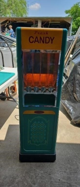 Fresh working  candy machine