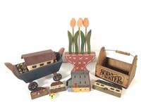 Lot of Wooden Décor Items