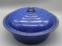 Mid sized Speckled  Enmelware Roasting pan  with