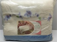 Vintage Daisy Spray Blanket