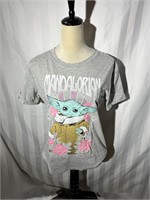 New Womens M Mandolorian t shirt baby yoda