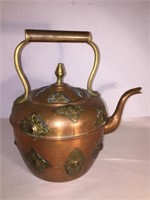 VINTAGE EARLY LARGE COPPER POT SIGNED ON THE BOTTO