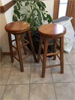 2 spinning top bar stools