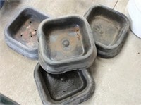 (4)  salt/mineral feeders