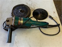 Makita, Grinder 5" With Buffing Pad Working