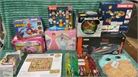 1 LOT ASSORTED TOYS INCLUDING YOUNG ANNA FUNKO