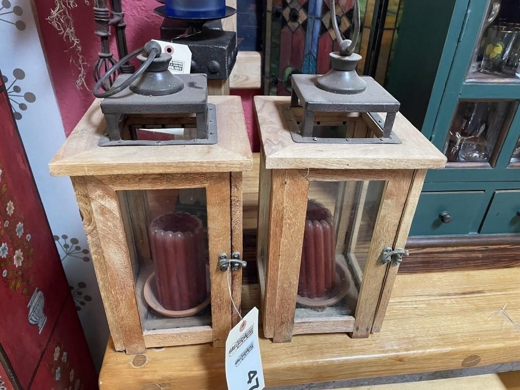 (2) Decorative candle holders