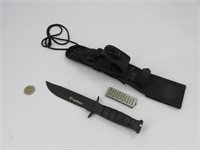Couteau Smith & Wesson avec étui et pierre